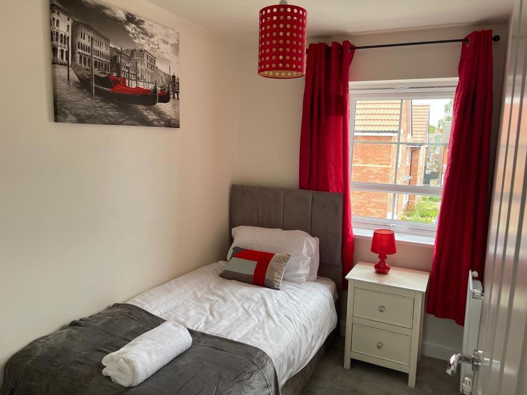Stunning 3-Bed Risa House In Beeston Nottingham Villa Exterior foto